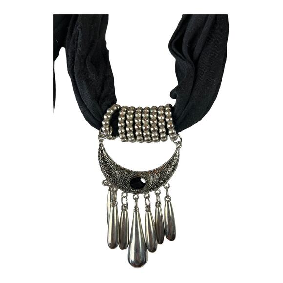 Black Scarf Neck Wrap with pendant Boho - Picture 2 of 6